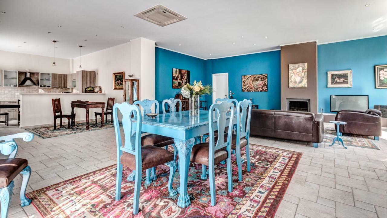Villa Intemella Kompítsion Dış mekan fotoğraf